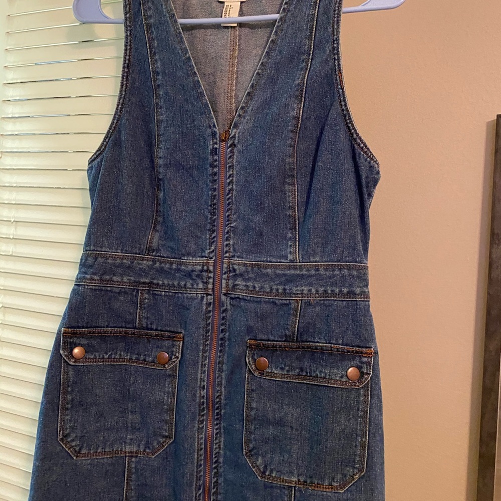 Jean dress size small